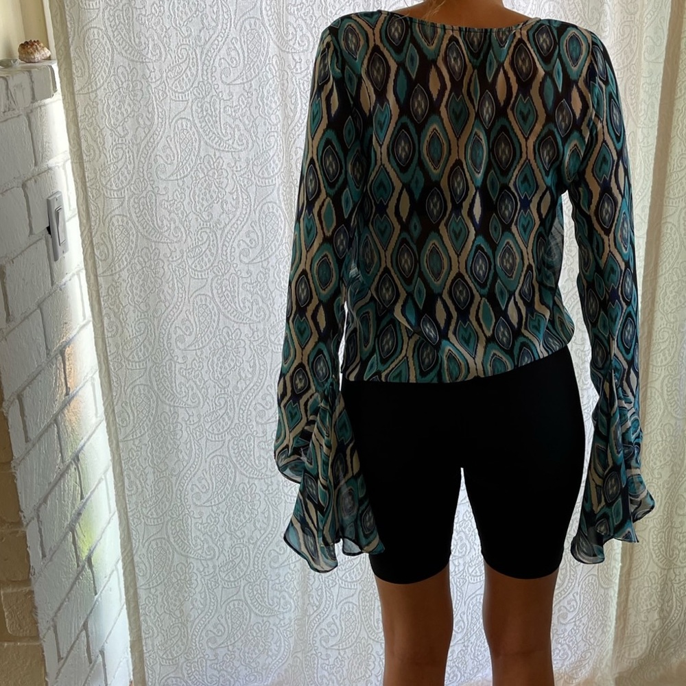 Show Me Your Mumu Belle Sleeves Small